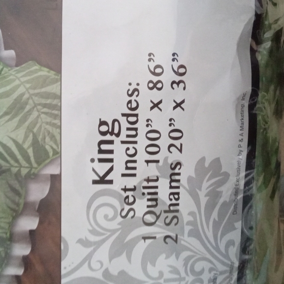 St Moritz 3 Piece Luxury Reversible Quilt Set - Picture 3 of 4